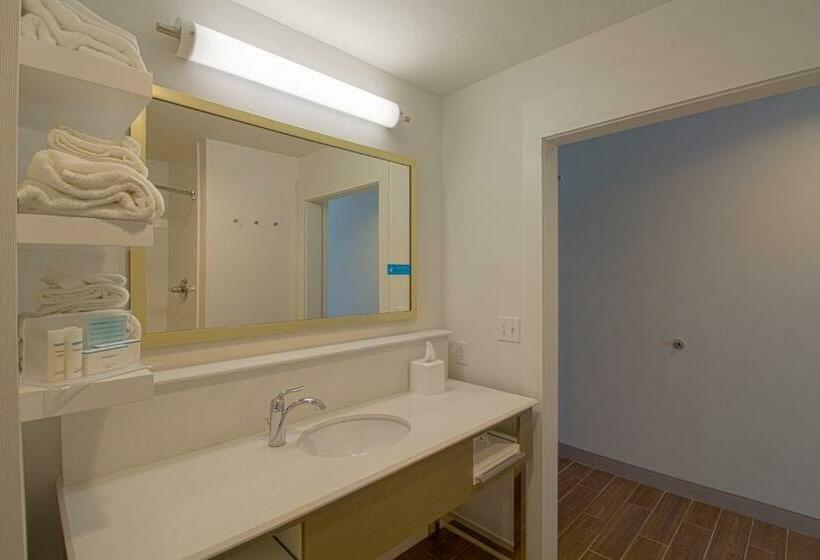 غرفة قياسية سرير كينج, Hampton Inn Crestview South  I10