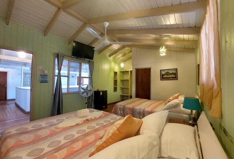 四人标准间, M&m Beach House