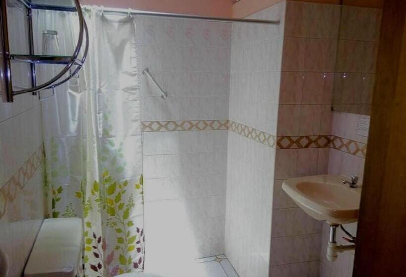 4인용 스탠다드 룸, Hostal Lluvia De Oro