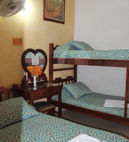 Четырехместный Номер Стандарт, Hostal Isla Señorial