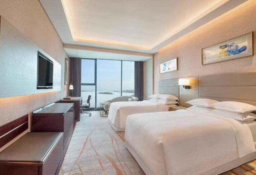Номер Клуб, Sheraton Qingdao West Coast