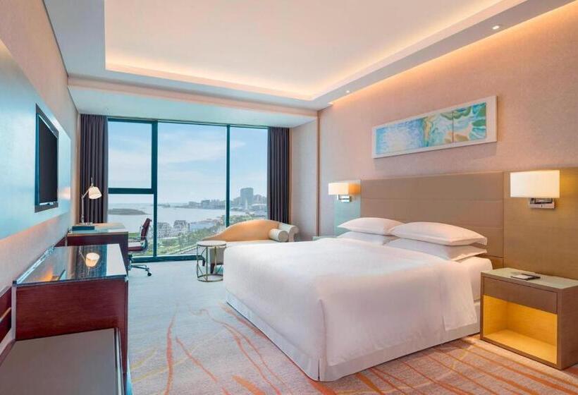 Номер Клуб Кровать Кинг, Sheraton Qingdao West Coast