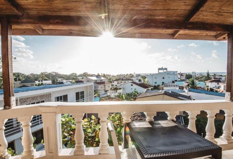 اتاق استاندارد چهار تخته, The Rock House Eco