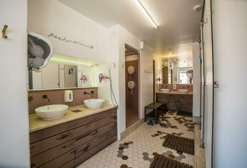 Bed in Shared Room with Shared Bathroom, Goodmorning Solo Traveller Hostel
