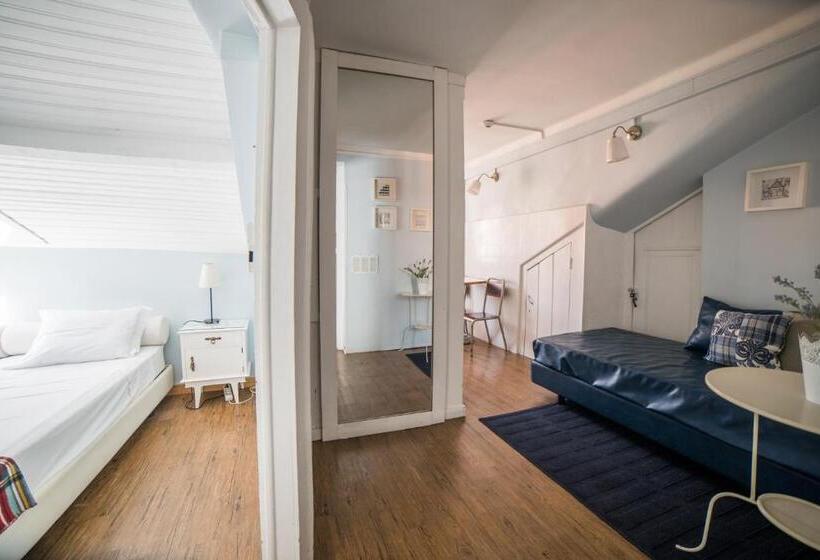 اتاق استاندارد سه نفره, Goodmorning Solo Traveller Hostel