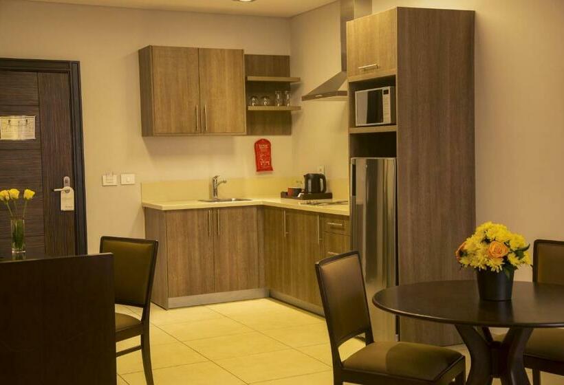 استودیوی لوکس, Kin Plaza Arjaan By Rotana