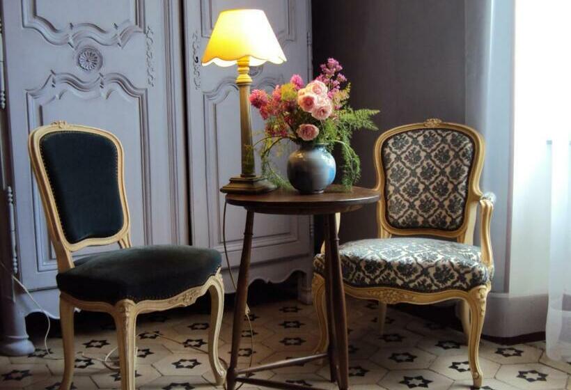 Семейный Номер, Les Chambres Des Dames