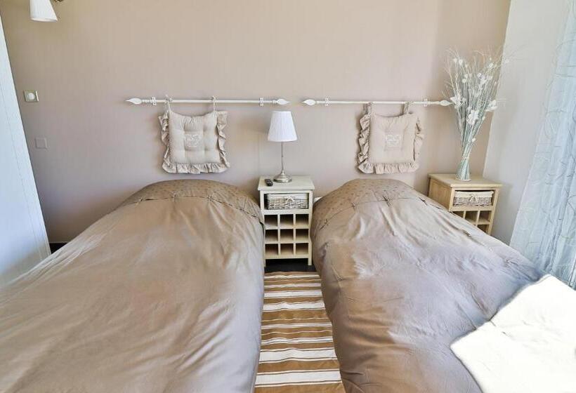 سوییت خانوادگی, Villa Louancelie B&b