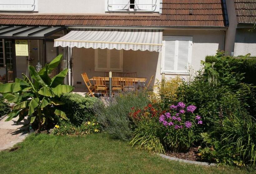 Номер Economy с общей ванной комнатой, Chambres D Hotes à Autun