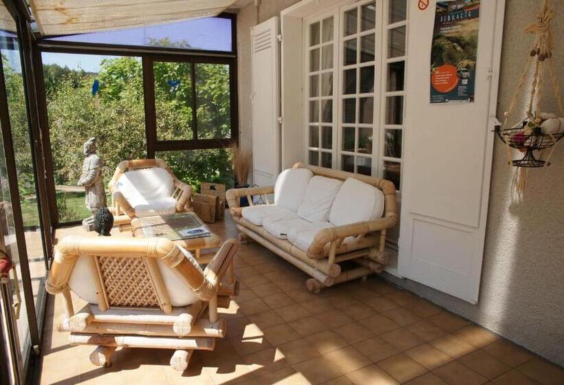 Номер Стандарт, Chambres D Hotes à Autun