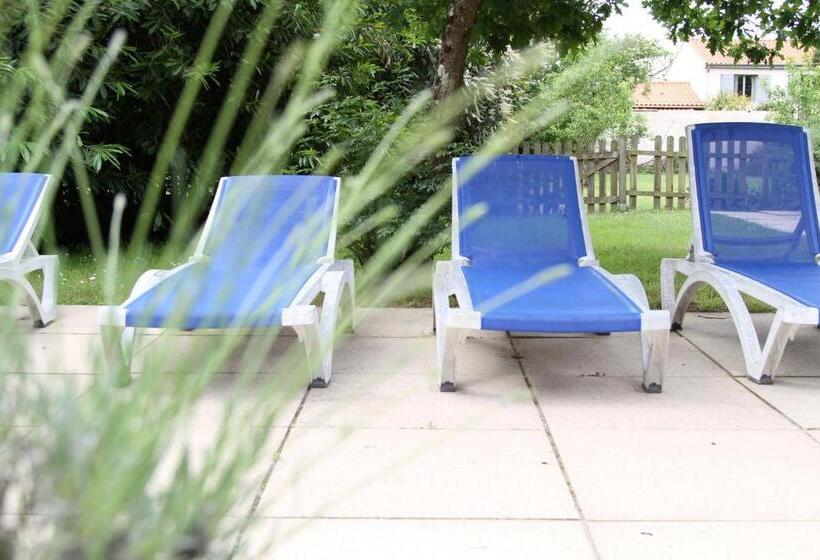 غرفة قياسية ثلاثية, Château Du Bois De La Noe