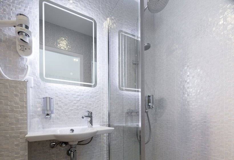 חדר סטנדרט לשלושה, Les Chants D Ailes   Hôtel Face Mer