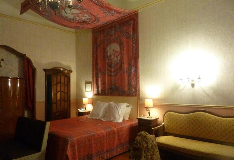سوییت جونیور, Hôtel Du Fiacre