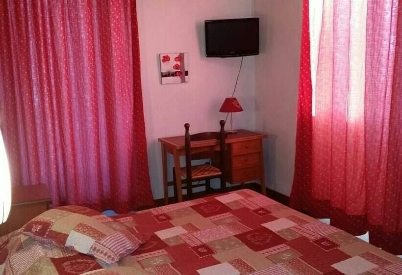 اتاق استاندارد با چشم‌انداز کوهستان, Hôtel Le Tourisme