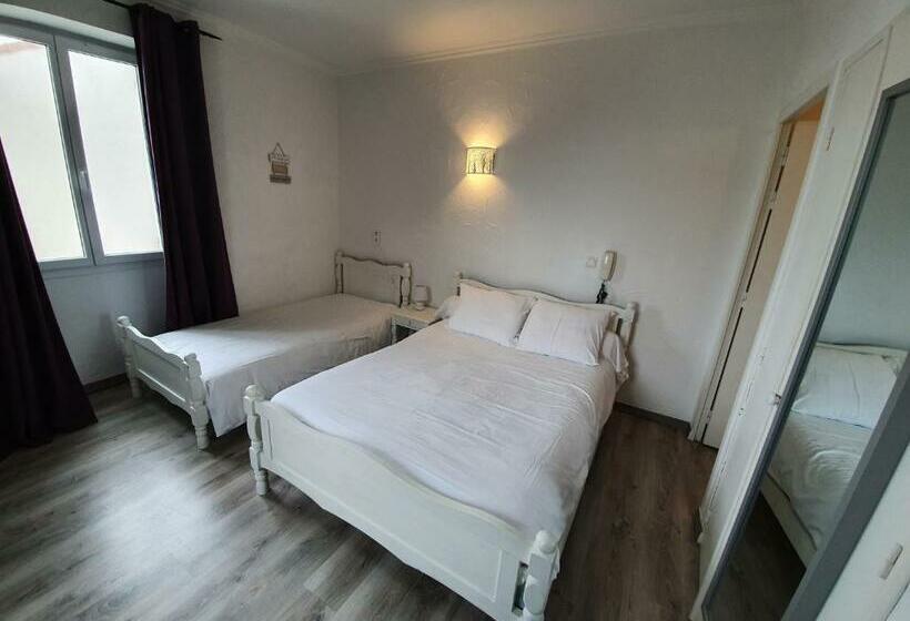 Номер Стандарт Трехместный, Hôtel Les 3 Terrasses