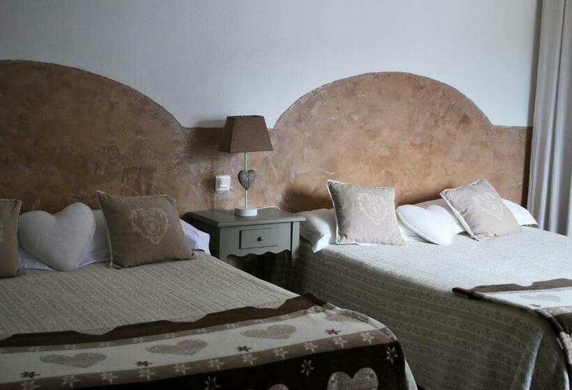 Четырехместный Номер Стандарт, Hôtel Restaurant La Caravelle