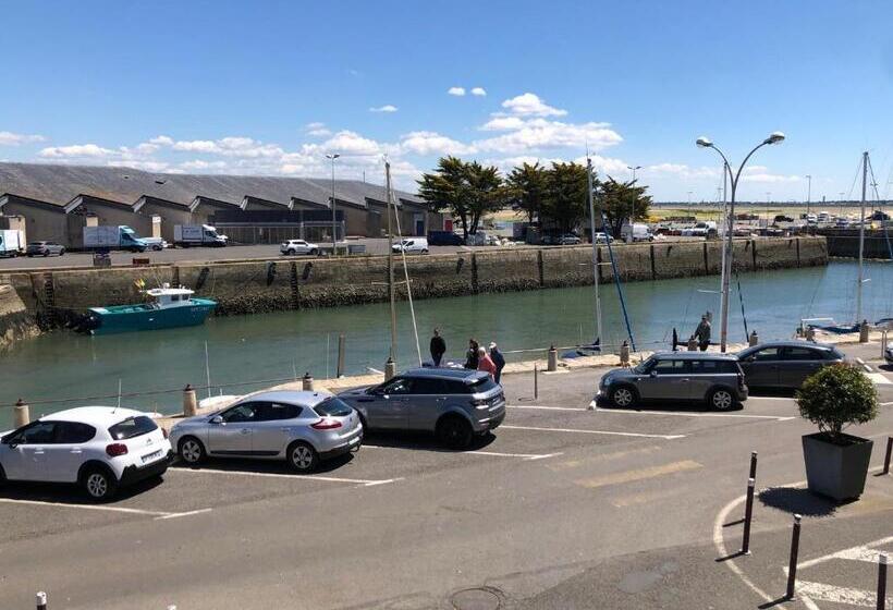 غرفة قياسية ذات إطلالة, L Estacade