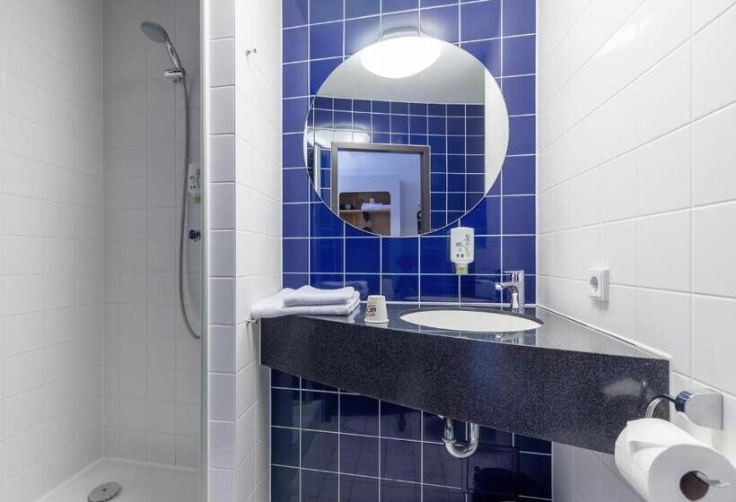 Номер Стандарт Трехместный, B&b Hotel Dresden Messe