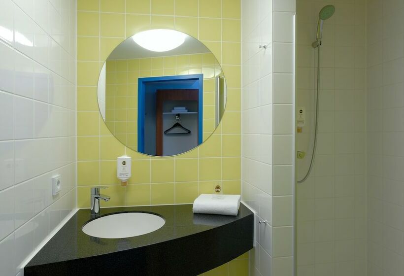 Номер Стандарт Трехместный, B&b Hotel Düsseldorf Mitte