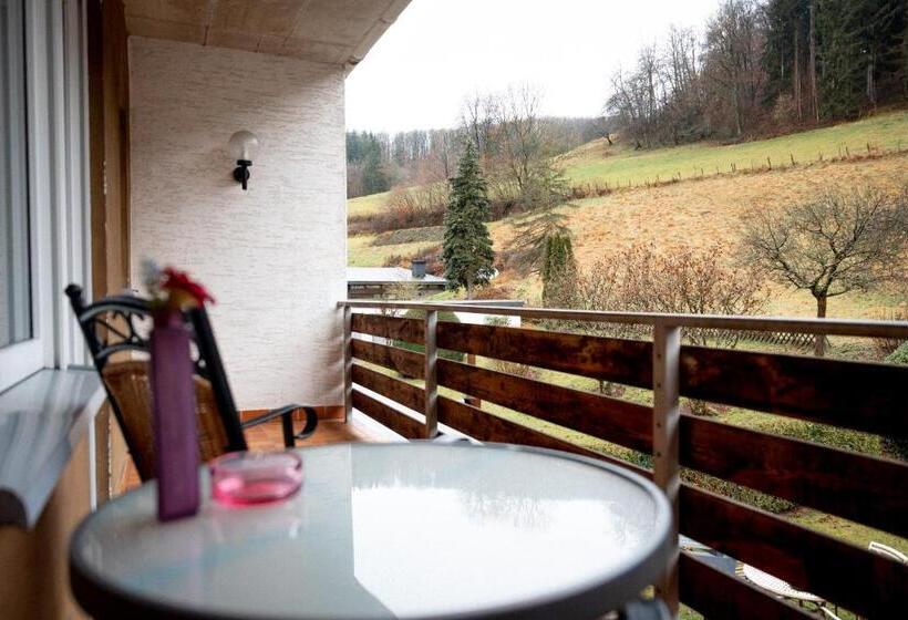 家庭间, Tiefenhagen Sauerland