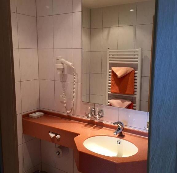 3-Bett-Standardzimmer, Weinhaus Kreuter