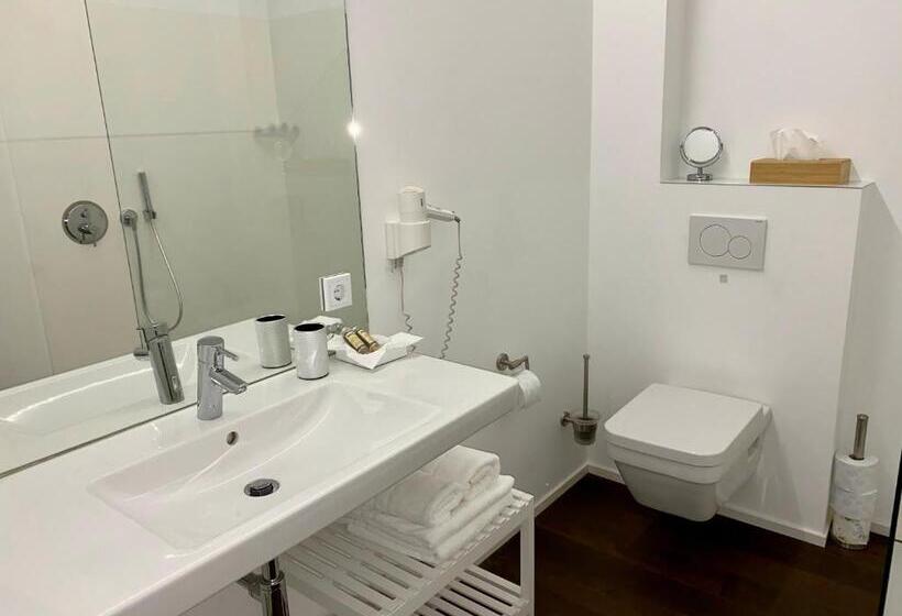 Полулюкс Вид на Бассейн, Weingut Aparthotel Olinger