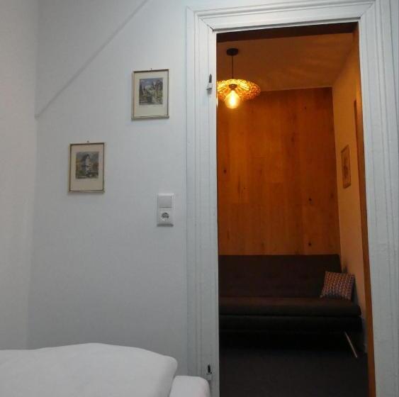 جناح جونيور, Bayerischer Hof