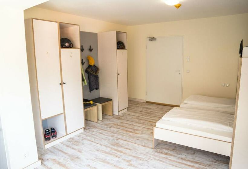 Номер Стандарт, Oberstdorf Hostel