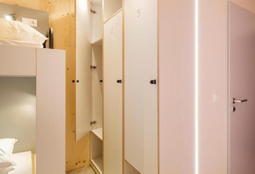 Номер Стандарт с Балконом, Oberstdorf Hostel