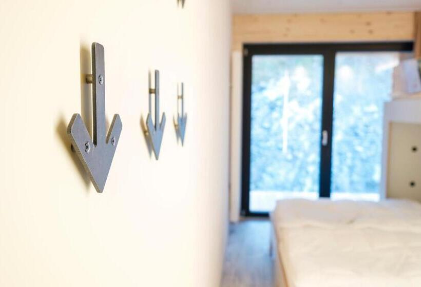 标准间带阳台, Oberstdorf Hostel