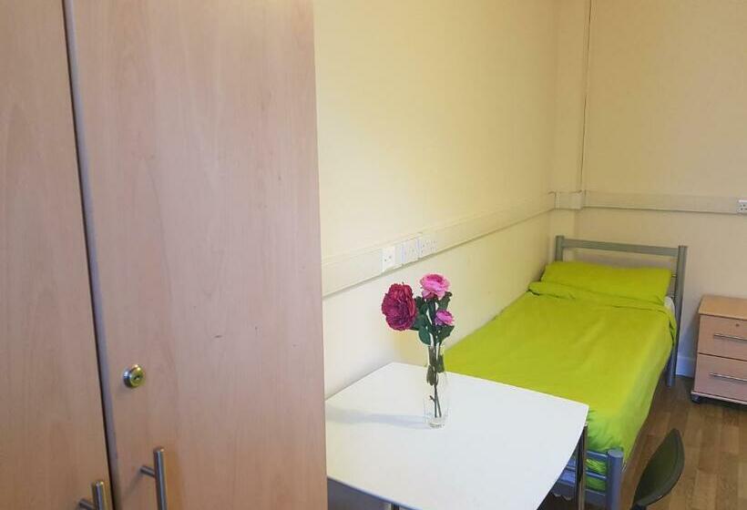 Кровать в Общей Комнате, Bowden Court