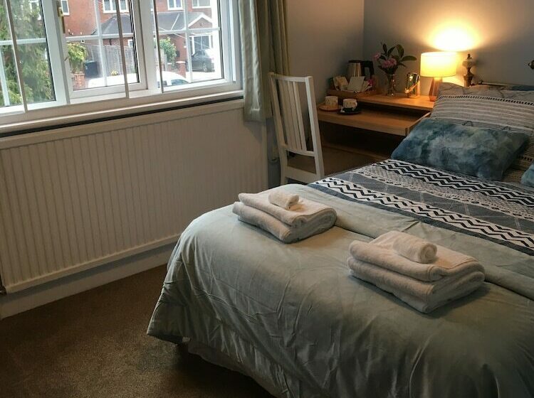 Номер Deluxe, Leafy Suburban Bed And Breakfast