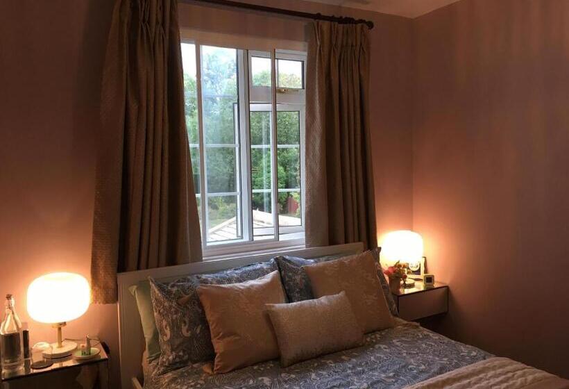 Номер Basic, Leafy Suburban Bed And Breakfast