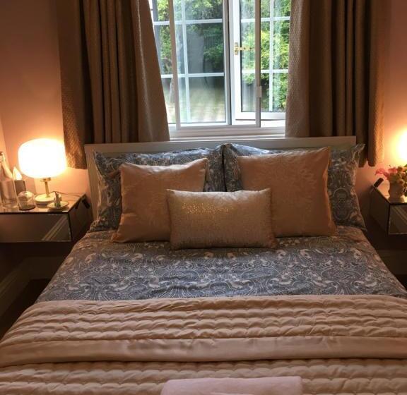 经济房, Leafy Suburban Bed And Breakfast