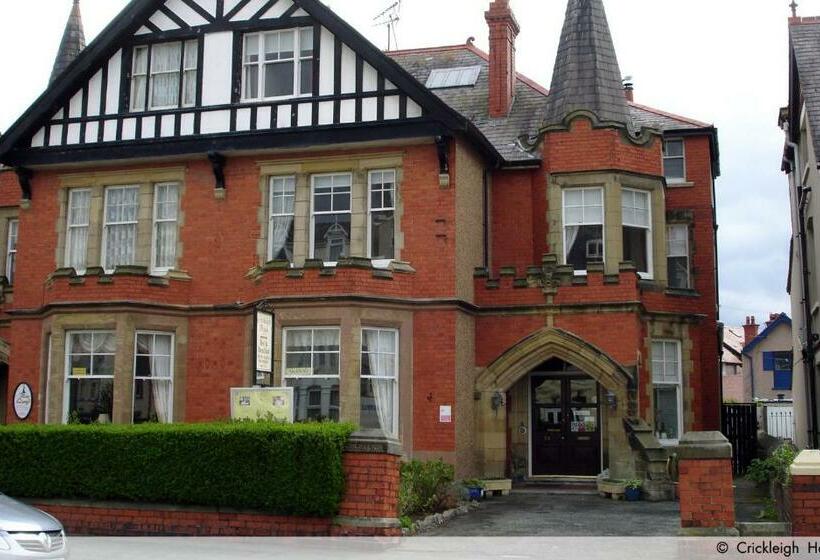 اتاق استاندارد, Crickleigh House