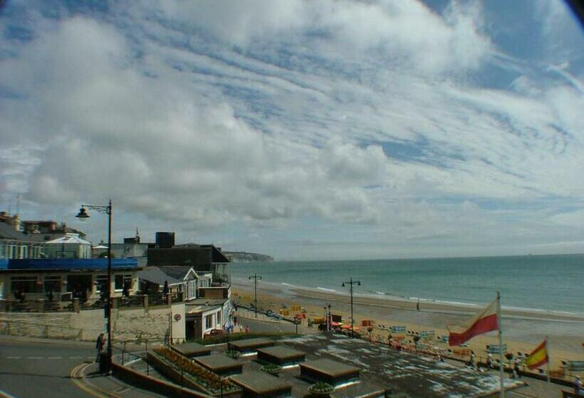 Camera Familiare, Royal Pier