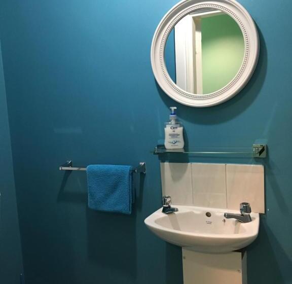 חדר בסיסי חדר אמבטיה משותף, Portrush Holiday Hostel Guesthouse