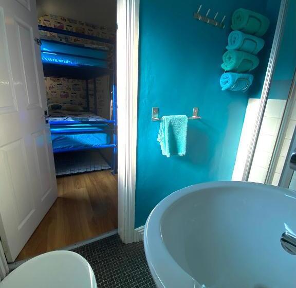 חדר סטנדרט לארבעה, Portrush Holiday Hostel Guesthouse