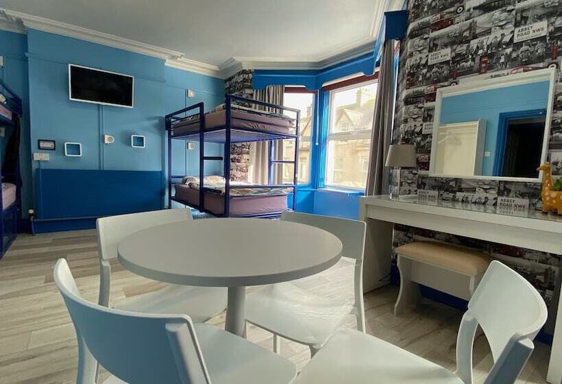 סוויטה משפחתית, Portrush Holiday Hostel Guesthouse