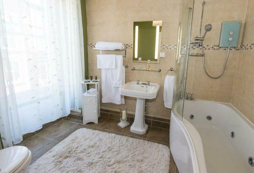 キングサイズベッドのスーペリアルーム, Victoria House Room Only Accommodation