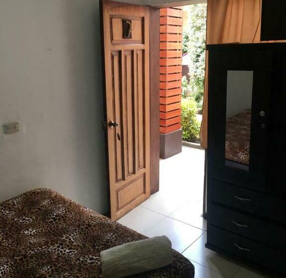 اتاق استاندارد, The Backpacker Hostal