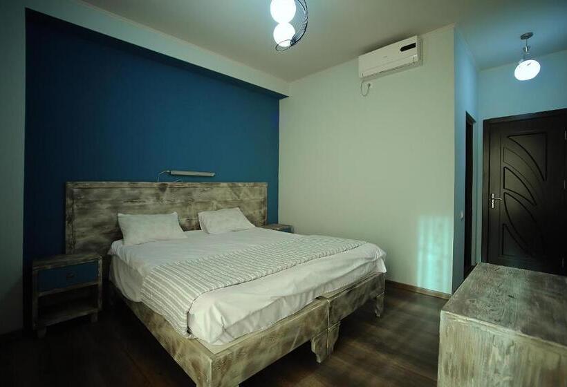 اتاق اکونومی, Kutaisi Globus