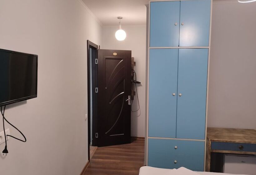 اتاق اکونومی, Kutaisi Globus