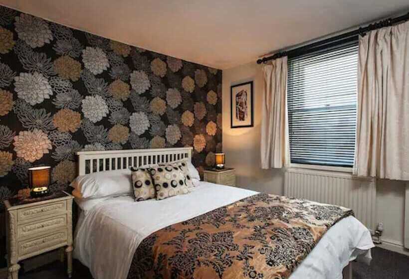 Номер Deluxe, The George Inn