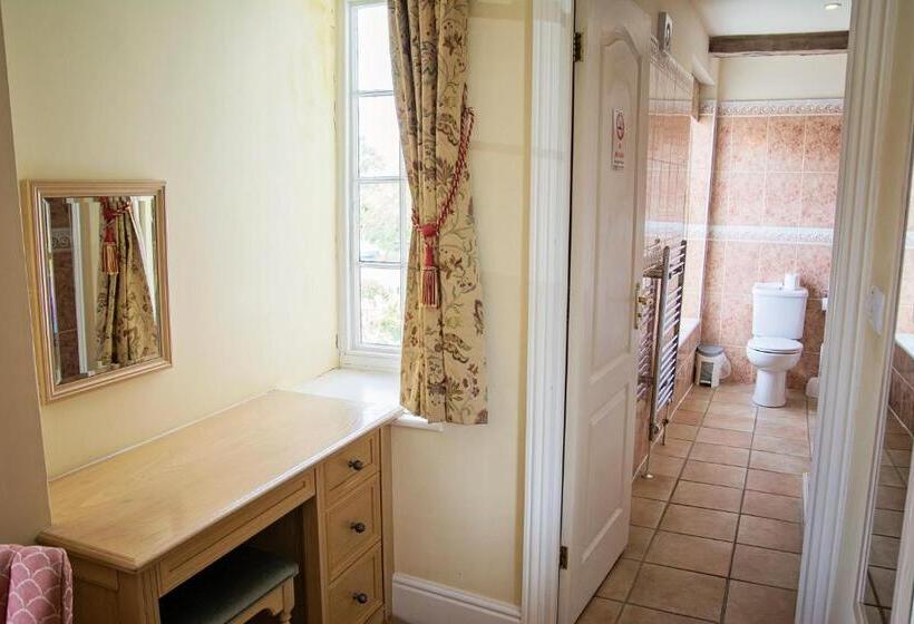 Номер Deluxe, Waveney House