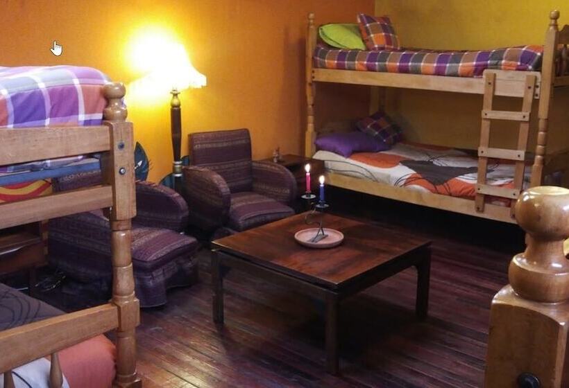 Vuode Makuusalissa, Hostal Huanacauri