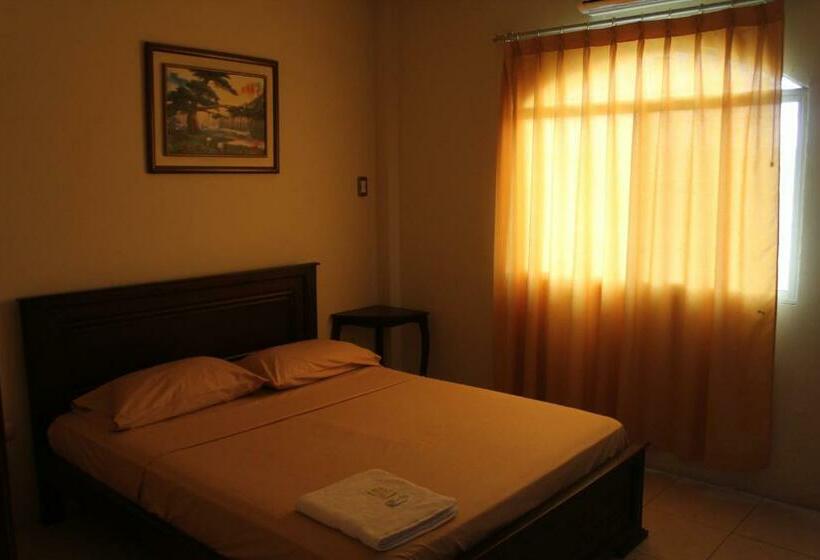 标准三人间, Hostal Rosa Mar
