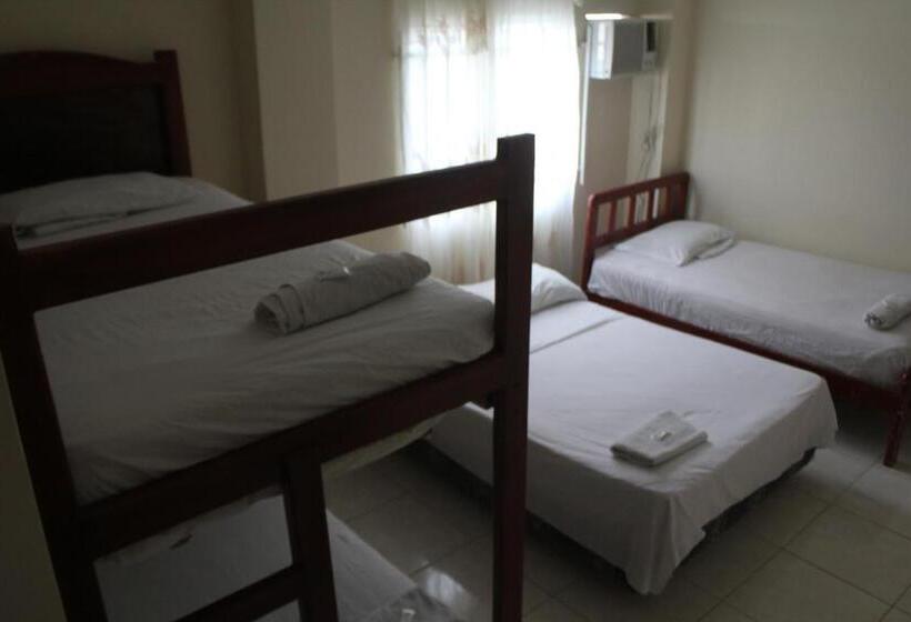 家庭间, Hostal Rosa Mar
