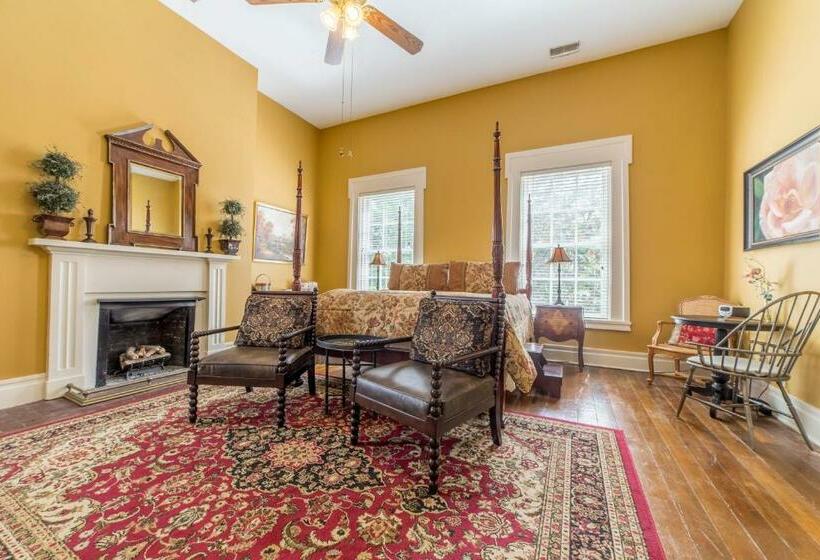 Люкс Deluxe Кровать Кинг, Bourbon Manor Bed & Breakfast Inn