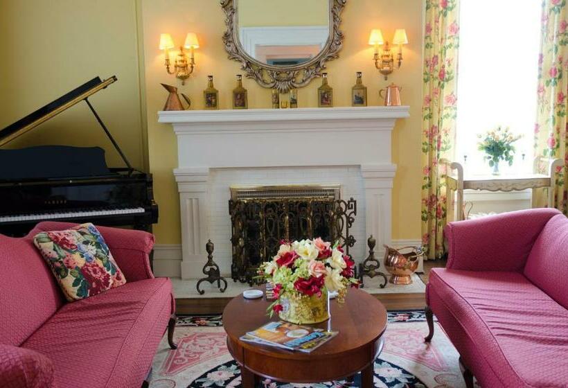 Люкс Deluxe Кровать Кинг, Bourbon Manor Bed & Breakfast Inn